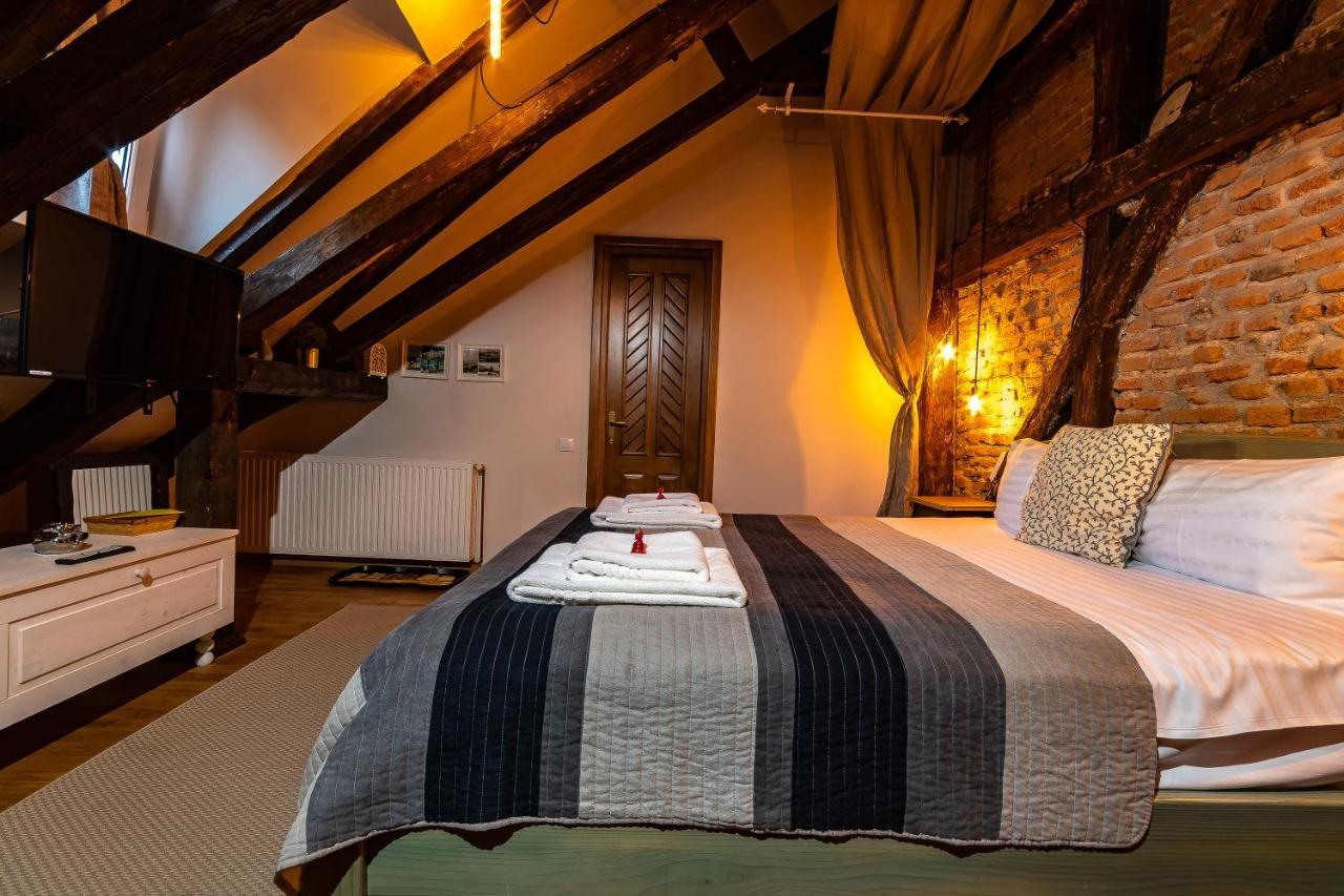 Hotel Wood House Republicii à Braşov Extérieur photo