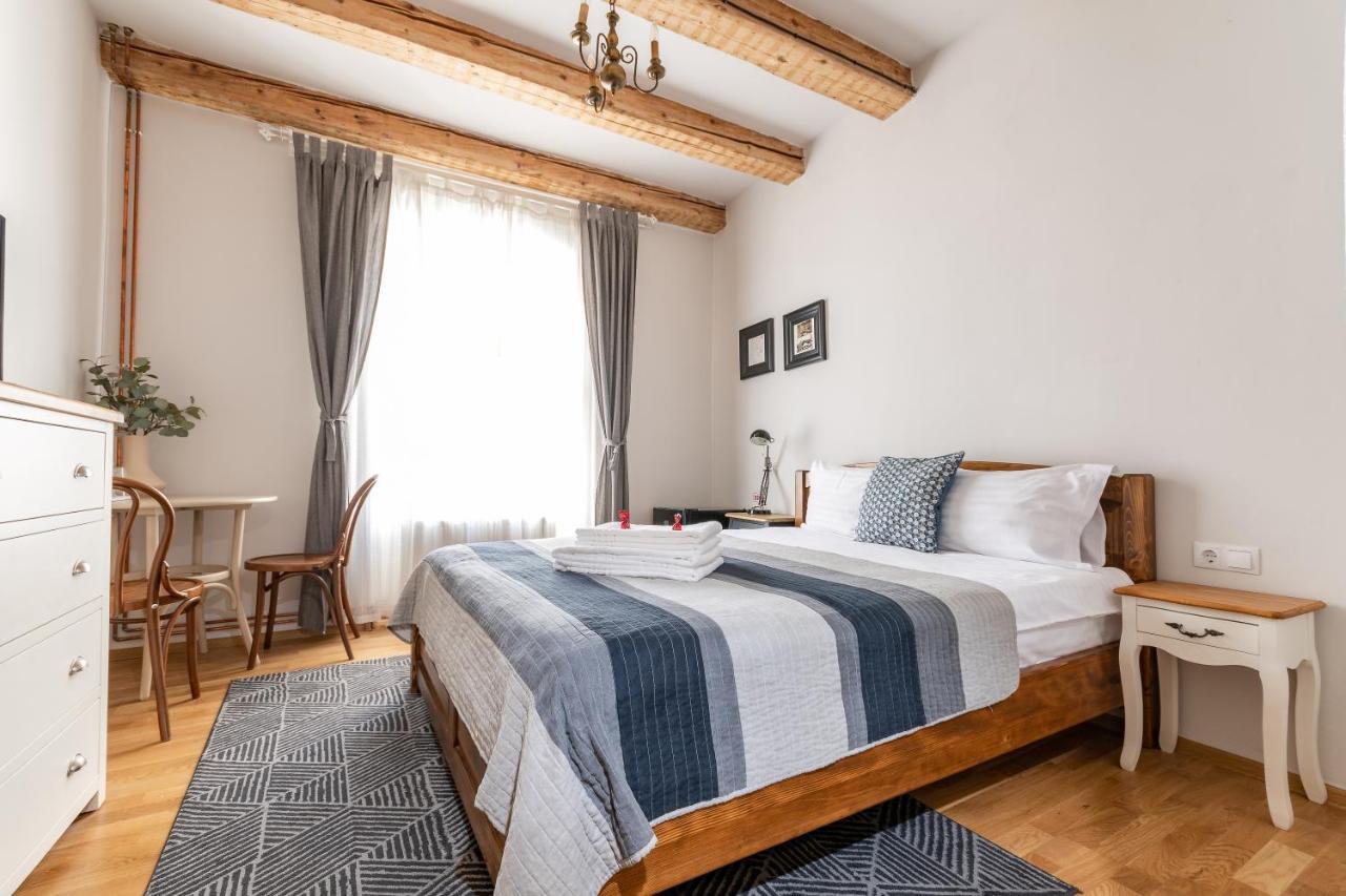 Hotel Wood House Republicii à Braşov Extérieur photo