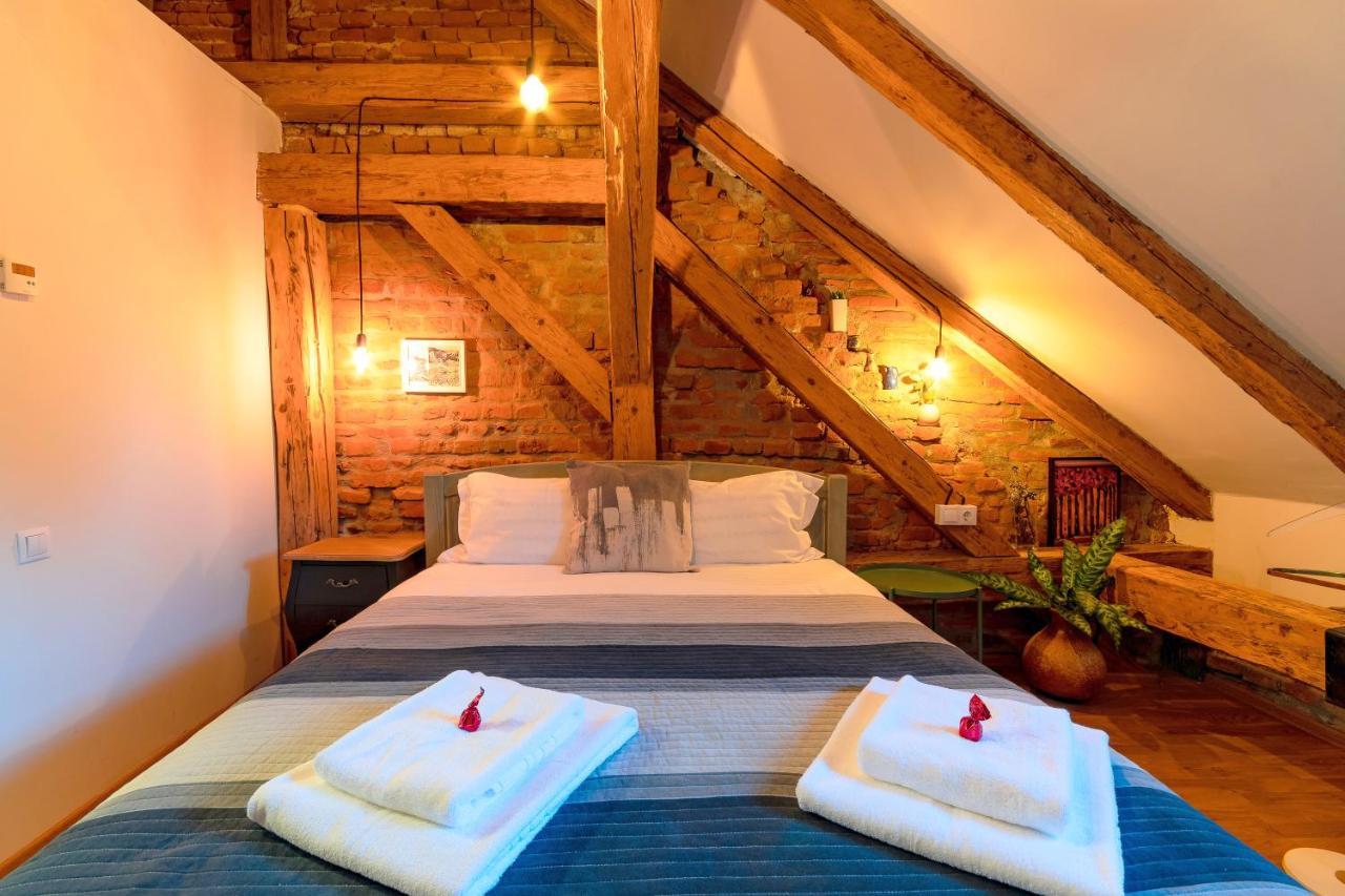 Hotel Wood House Republicii à Braşov Extérieur photo