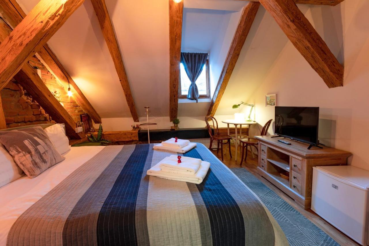 Hotel Wood House Republicii à Braşov Extérieur photo