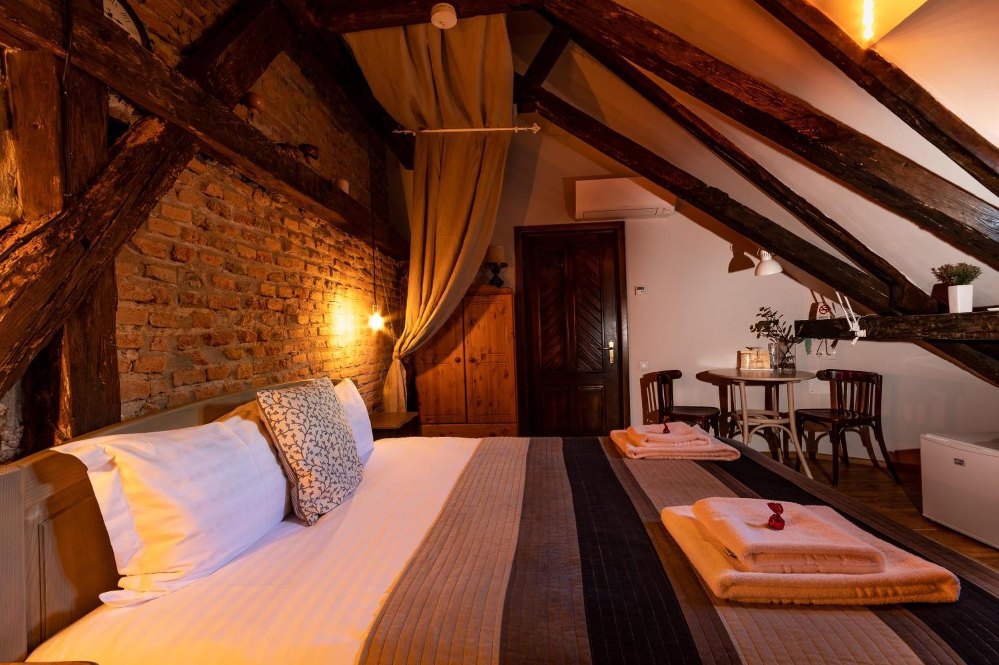 Hotel Wood House Republicii à Braşov Extérieur photo