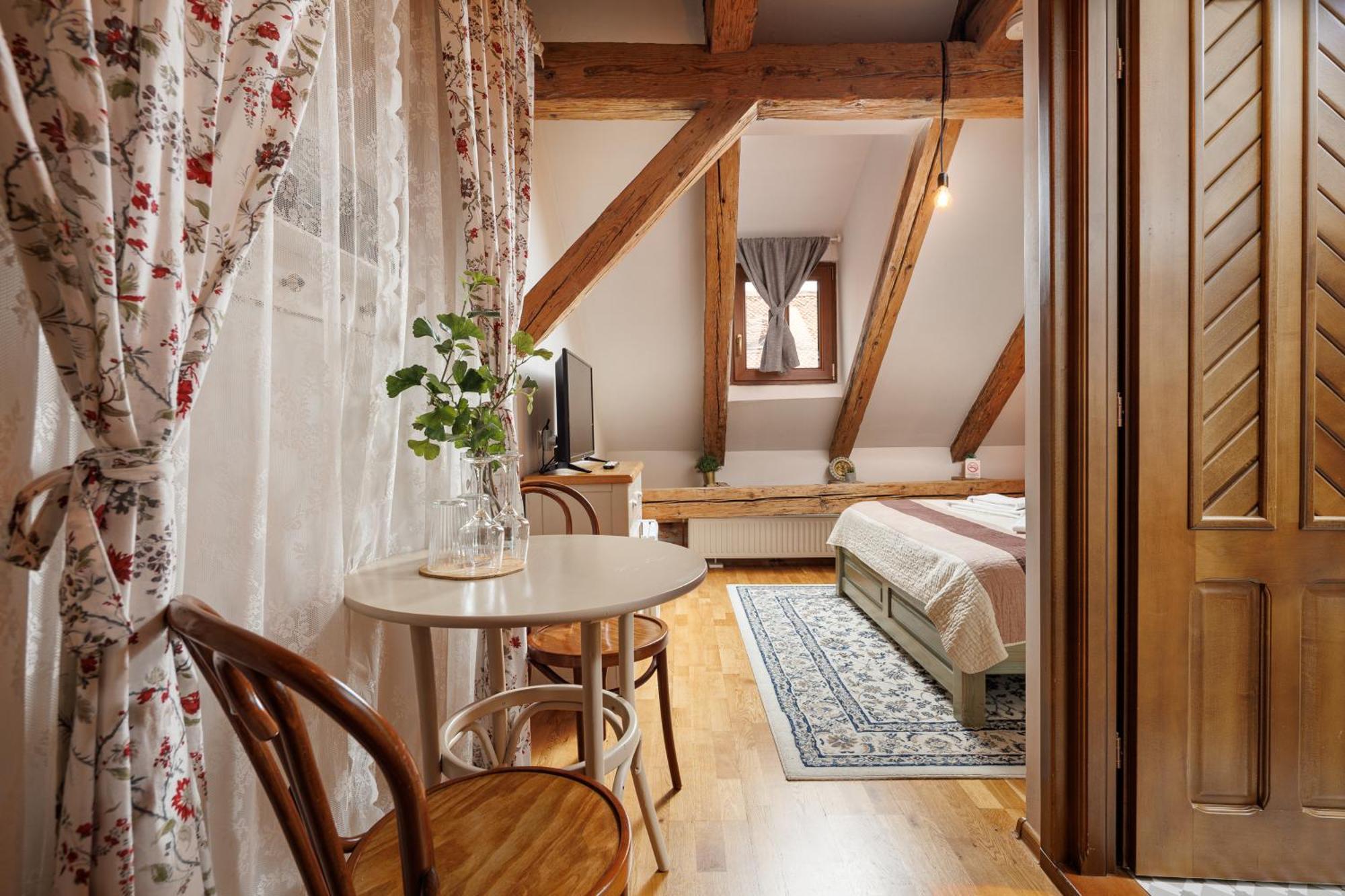 Hotel Wood House Republicii à Braşov Extérieur photo