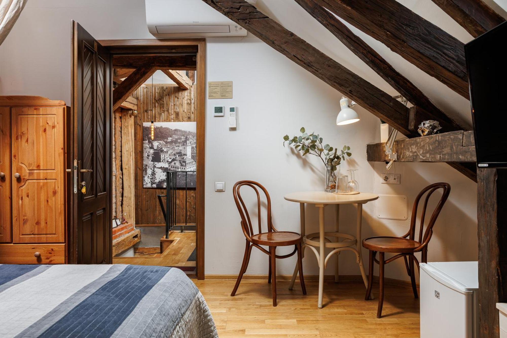 Hotel Wood House Republicii à Braşov Extérieur photo