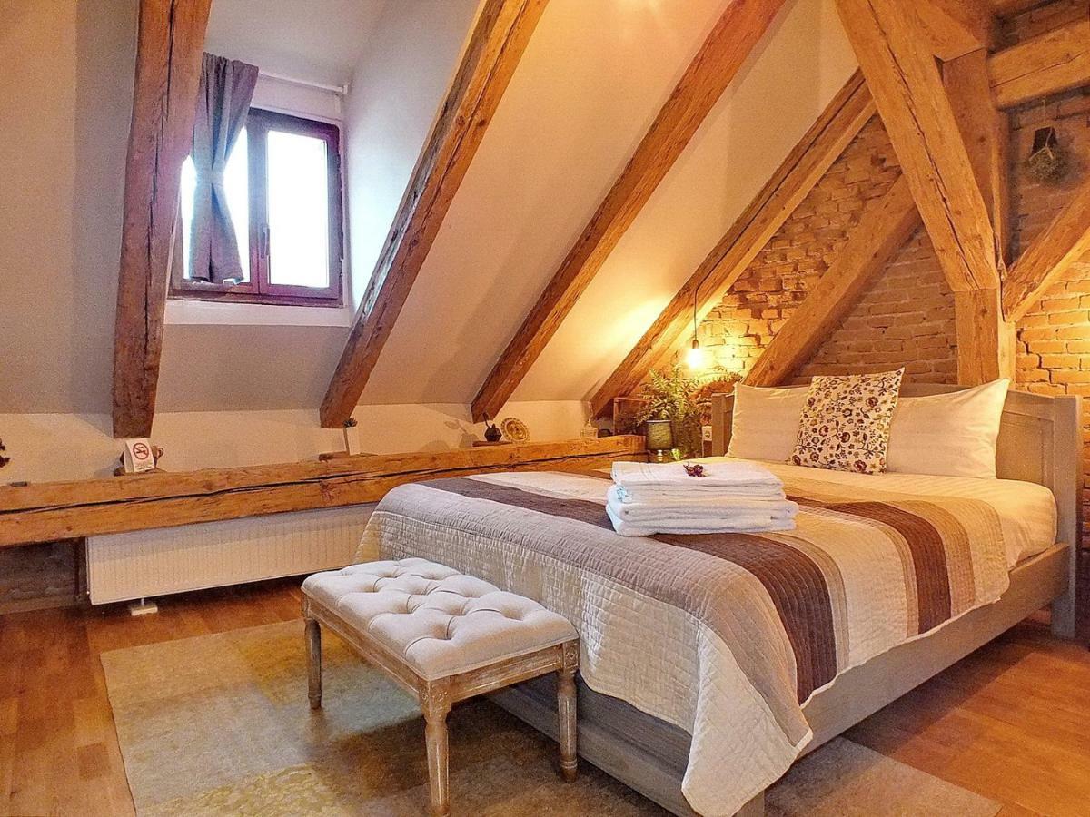 Hotel Wood House Republicii à Braşov Extérieur photo